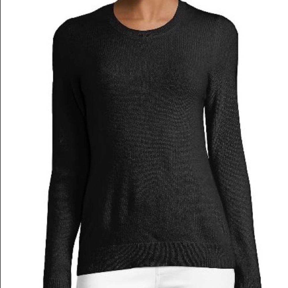 Black Lord & Taylor 100% cashmere sweater. Size XS.